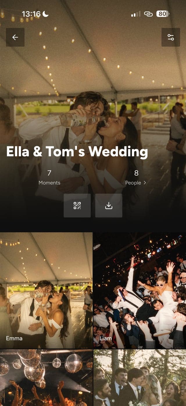 iPhone som viser Unveil-appen: et delt bryllupsalbum med bilder tatt av gjestene.